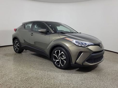 Used 2021 Toyota C-HR XLE FWD image 4