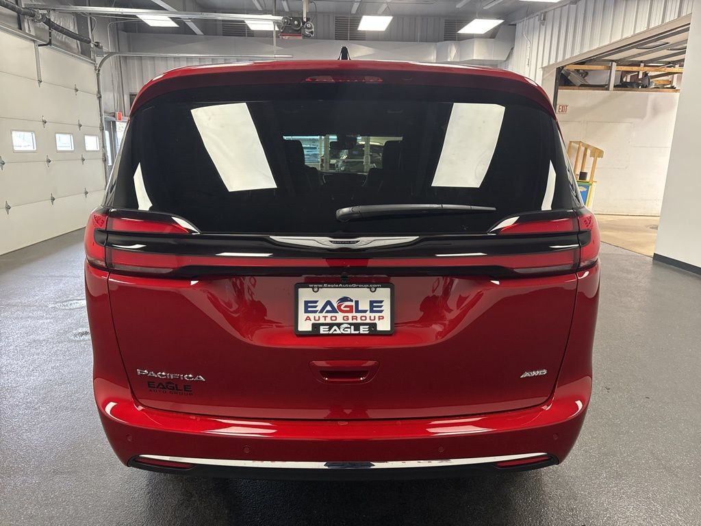 New 2026 Chrysler Pacifica Select AWD/4WD image 9