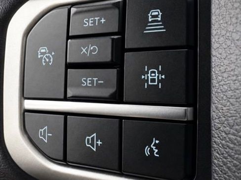 Used 2023 Ford Expedition XLT AWD/4WD image 34