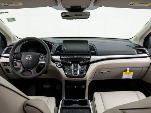 New 2026 Honda Odyssey Touring image 10