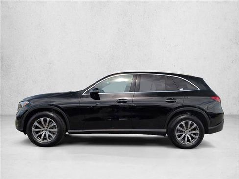 Used 2025 Mercedes-Benz GLC 300 4MATIC image 9