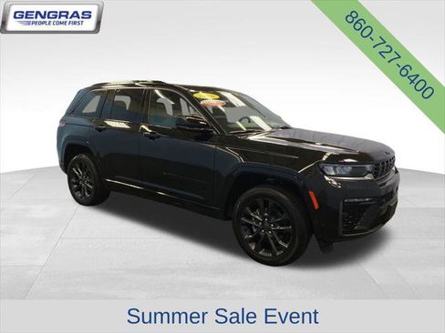 Certified 2026 Jeep Grand Cherokee Limited AWD/4WD image 9
