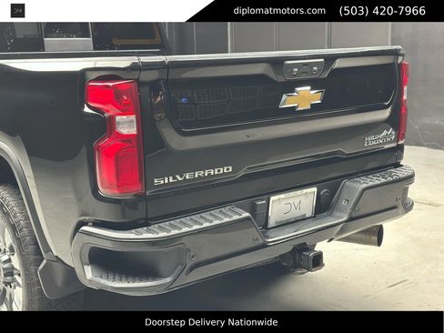 Used 2022 Chevrolet Silverado 2500 High Country w/ Z71 Off-Road Package image 15