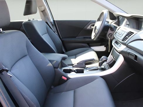 Used 2015 Honda Accord LX image 24