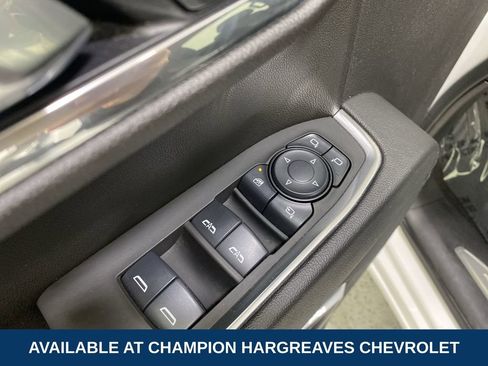 Certified 2025 GMC Sierra 1500 SLT image 31