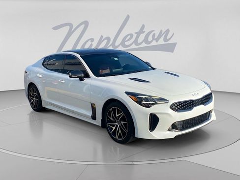 Used 2022 Kia Stinger GT-Line w/ Sun & Sound Package RWD image 3