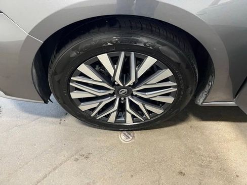 Used 2024 Nissan Altima 2.5 SV FWD image 29