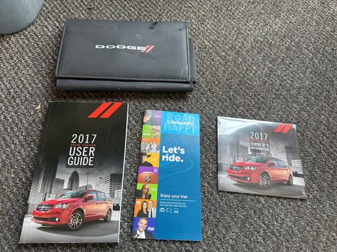 Used 2017 Dodge Grand Caravan SXT w/ Blacktop Package FWD image 22