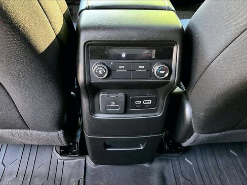 Used 2023 GMC Acadia SLE w/ Driver Convenience Package AWD/4WD image 15