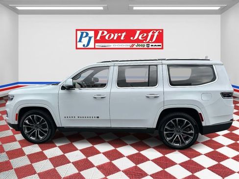 Used 2022 Jeep Grand Wagoneer Series III w/ Rear Seat Video Group 1 AWD/4WD image 6