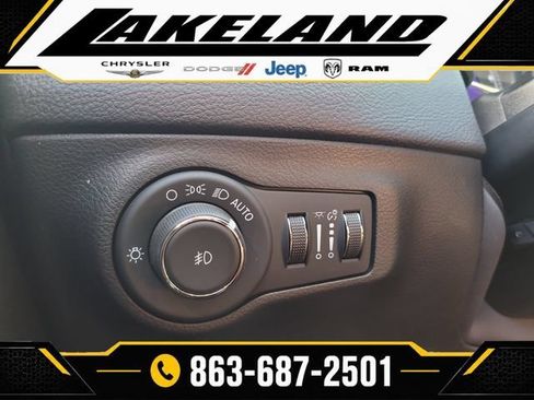 Used 2020 Jeep Compass Latitude FWD image 31