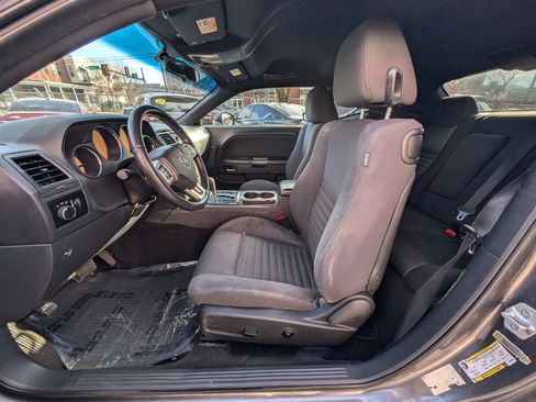 Used 2014 Dodge Challenger SXT image 15