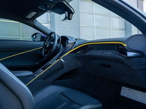 Used 2022 Ferrari Roma RWD image 47