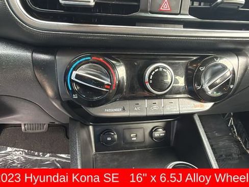 Used 2023 Hyundai Kona SE image 14