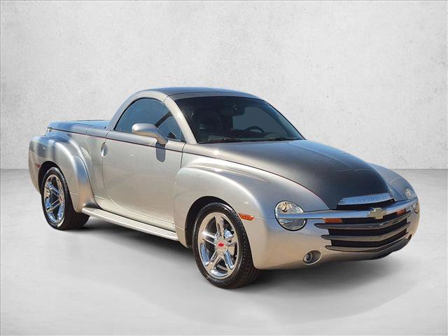 Used 2005 Chevrolet SSR w/ Preferred Equipment Group RWD image 3