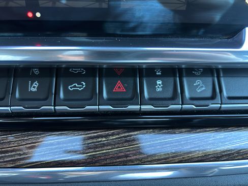 Used 2024 GMC Sierra 3500 SLE w/ SLE Convenience Package image 25