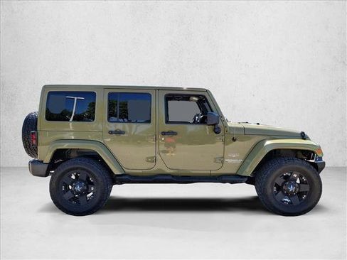 Used 2013 Jeep Wrangler Unlimited Sahara w/ Connectivity Group AWD/4WD image 4