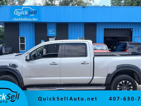 Used 2017 Nissan Titan SL RWD image 1