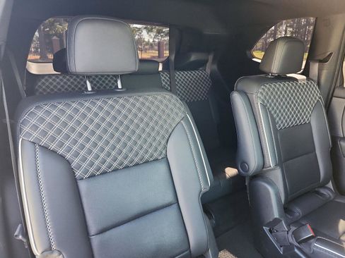 Certified 2024 GMC Acadia Denali w/ Super Cruise Package image 9