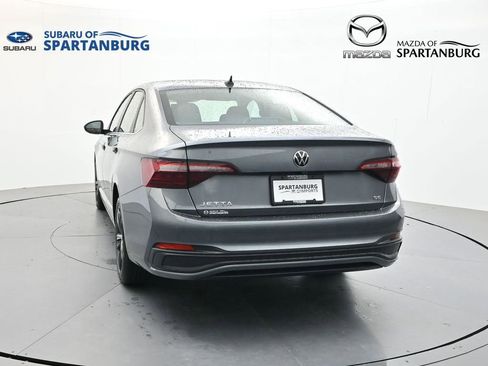 Used 2023 Volkswagen Jetta SE FWD image 7