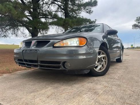 Used 2004 Pontiac Grand Am SE FWD image 2