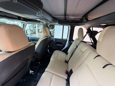 Used 2018 Jeep Wrangler Unlimited Sport S AWD/4WD image 17
