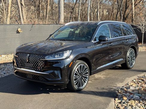 New 2026 Lincoln Aviator Black Label AWD/4WD image 1