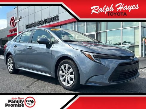 Used 2025 Toyota Corolla LE FWD image 1