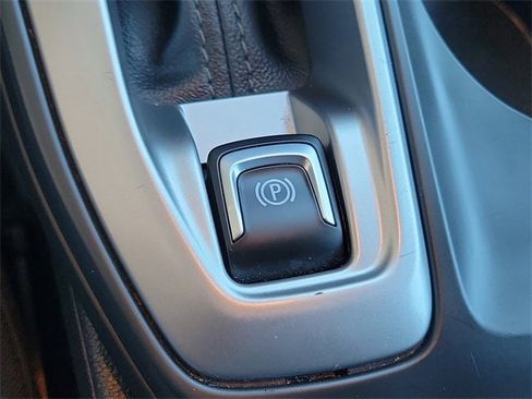 Used 2025 Chevrolet Trax LS image 17