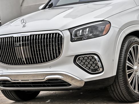 Used 2026 Mercedes-Benz Maybach GLS 600 4MATIC image 10