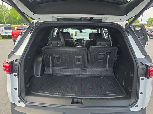 Used 2023 Chevrolet Traverse LT FWD image 14