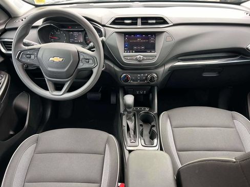 Used 2023 Chevrolet TrailBlazer LT FWD image 13