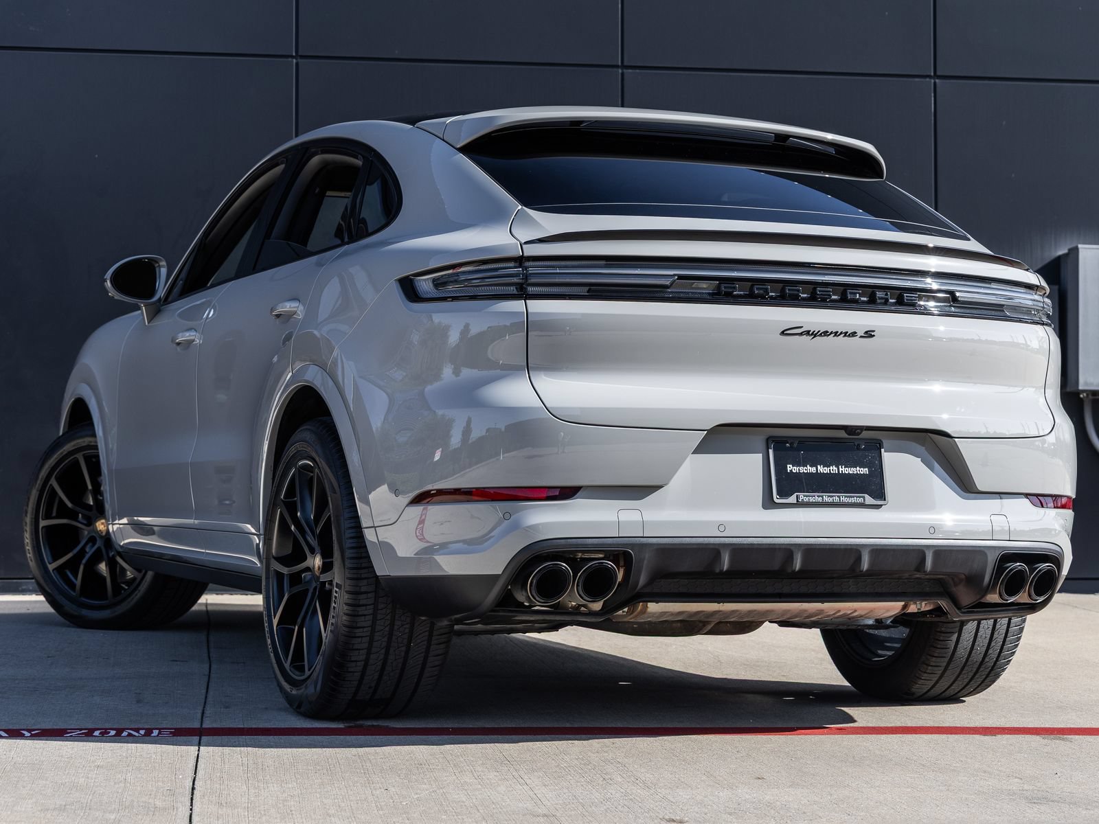Certified 2026 Porsche Cayenne S AWD/4WD image 3