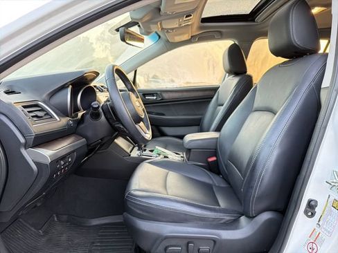 Used 2018 Subaru Outback 2.5i Limited AWD/4WD image 11