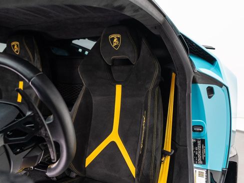 Used 2019 Lamborghini Huracan Performante AWD/4WD image 43