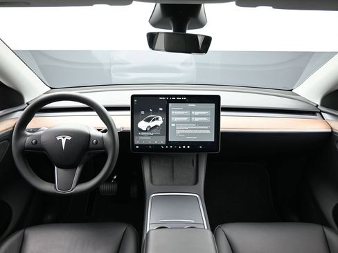 Used 2024 Tesla Model Y Long Range image 28