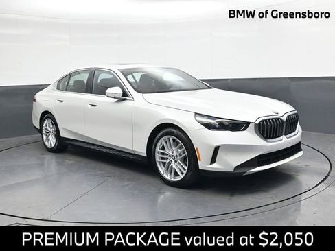 Used 2025 BMW 530i xDrive w/ Premium Package image 1