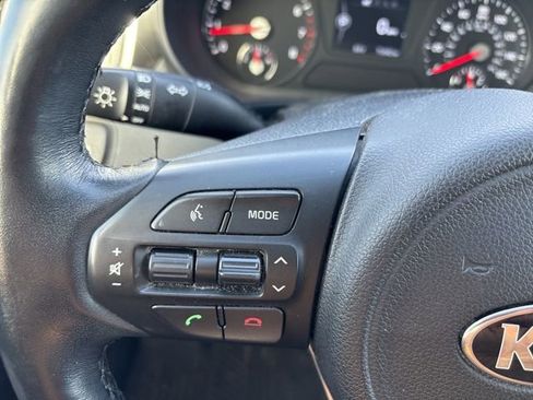 Used 2016 Kia Sorento LX w/ LX Convenience Package image 15