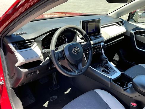 Used 2023 Toyota RAV4 XLE FWD image 17