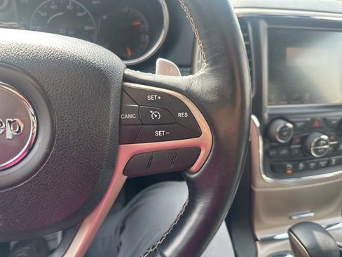 Used 2016 Jeep Grand Cherokee Limited w/ Luxury Group II image 40