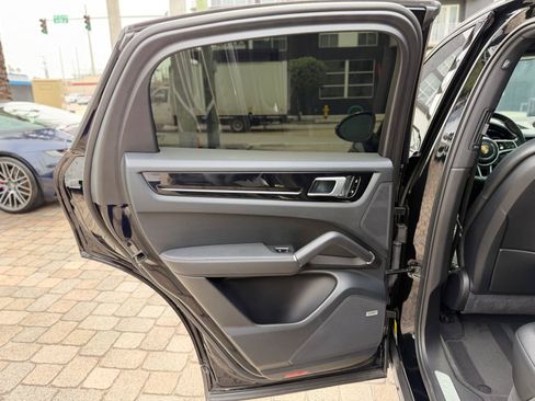 Used 2020 Porsche Cayenne S AWD/4WD image 51