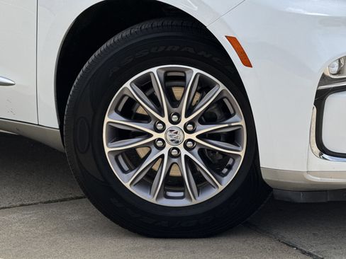 Used 2024 Buick Enclave Premium image 4