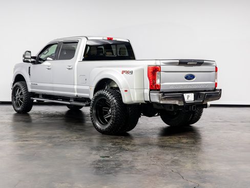 Used 2019 Ford F350 Lariat w/ Lariat Value Package AWD/4WD image 14