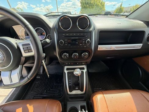 Used 2018 Jeep Grand Cherokee Limited AWD/4WD image 24