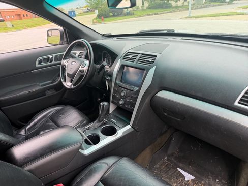 Used 2013 Ford Explorer XLT AWD/4WD image 7