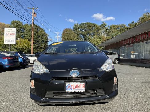 Used 2012 Toyota Prius C One image 3