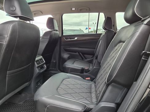 Certified 2024 Volkswagen Atlas SEL Premium R-Line AWD/4WD image 6