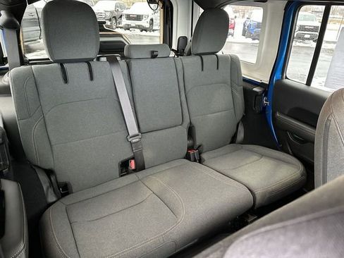 Used 2024 Jeep Wrangler Unlimited Sahara w/ Technology Group image 27