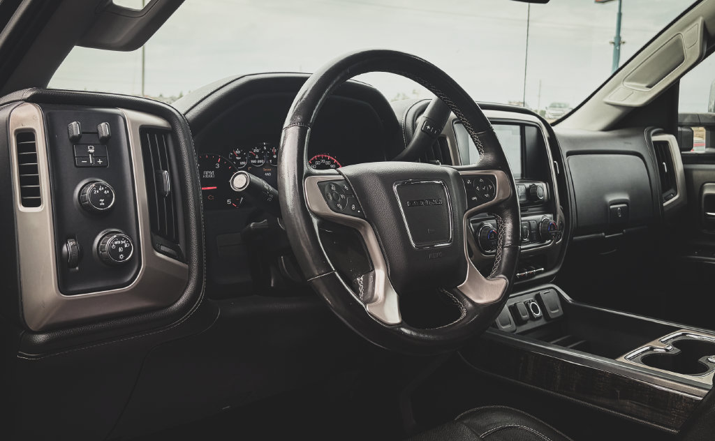 Used 2016 GMC Sierra 3500 Denali w/ Duramax Plus Package AWD/4WD image 2