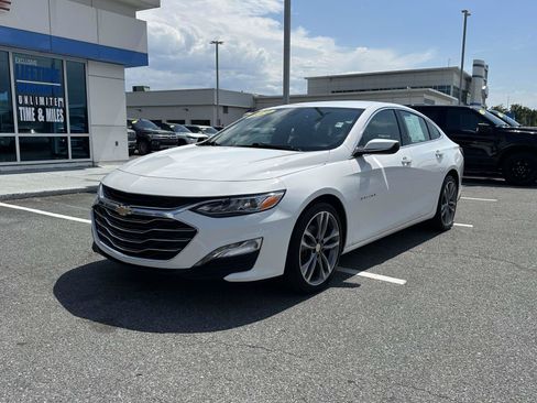 Used 2024 Chevrolet Malibu LT FWD image 3